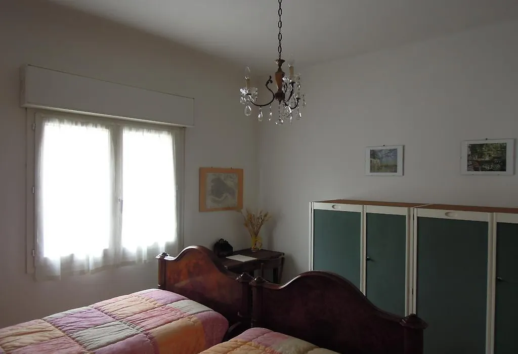 B&B Carlotta-1